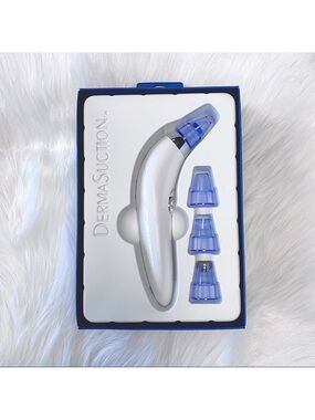 DermaSuction Pore Cleaning Device